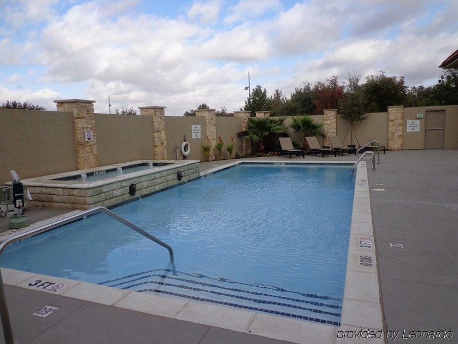 فندق هوليداي إن إكسبريس فريسكو المظهر الخارجي الصورة
